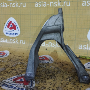 Крепление подушки ДВС Suzuki H25A Escudo/Grand Vitara TD62W алюминий перед, прав 1164167D01