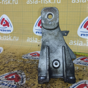 Крепление подушки ДВС Suzuki H25A Escudo/Grand Vitara TD62W алюминий перед, прав 1164167D01