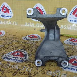 Крепление подушки ДВС Suzuki H25A Escudo/Grand Vitara TD62W алюминий перед, прав 1164167D01