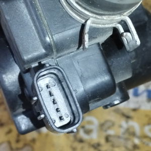 Клапан ЕГР Toyota/Lexus 25701-38100 Land Cruiser/Tundra#GX460 URJ150/URJ200/UPK50 1UR-FE R + трубки 17363-38020 + 17341-38050