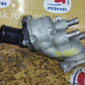 Корпус термостата Toyota/Lexus 16323-38050 + 16031-38010 Land Cruiser/Tundra#GX460 URJ150/URJ202/UPK50/UPK65 1UR-FE с корпусом