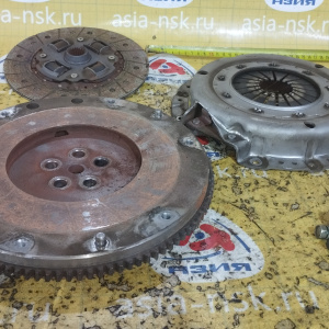 Маховик Mitsubishi 4G37 Galant E32A 2WD m/t 5 болтов + корзина ( диаметр диска 200 мм. ) (G3_1 )( K2N ) MD012876 / MD012796 + MD030629