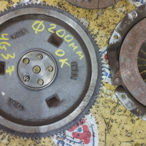 Маховик Mitsubishi 4G37 Galant E32A 2WD m/t 5 болтов + корзина ( диаметр диска 200 мм. ) (G3_1 )( K2N ) MD012876 / MD012796 + MD030629