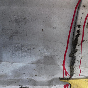 Бампер Audi A6 C7/4G2 '2014 зад LS9R S-line парктроники, дефект крепления с левой стороны 4G5807511N