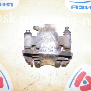 Суппорт Suzuki JB23W/JB33W/JB43W Jimny F 4WD Диск не вентилируемый. Нет направляющих болтов. 5510081A12999