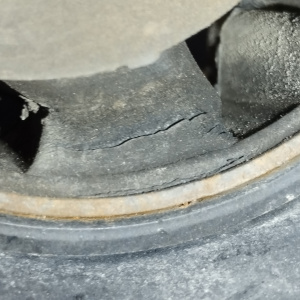 Подушка двигателя Suzuki K6A Alto HA24S 2WD/4WD ТРЕЩИНЫ акпп=мкпп перед, прав 1161058J10 / 1J-0530/1J-6466