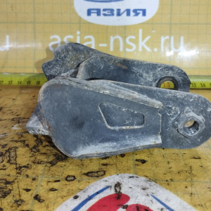 Крепление подушки ДВС Suzuki K6A Alto HA24S 2WD/4WD акпп=мкпп перед, прав 1164058J00