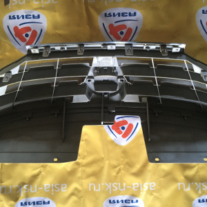 Решетка радиатора NISSAN Serena C26 62310-1VA0A