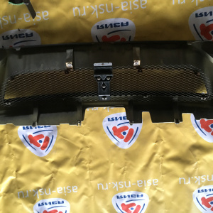 Решетка радиатора MITSUBISHI RVR N74W дефект MR520552