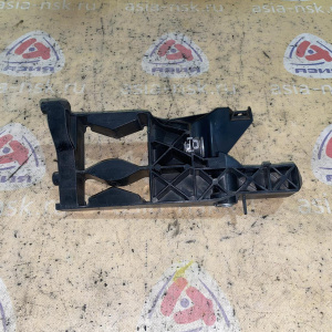 Крепление фары Audi A6 C7/4G2 '2014 R 4G0805608