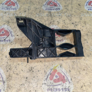 Крепление фары Audi A6 C7/4G2 '2014 R 4G0805608