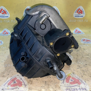 Коллектор впускной Volkswagen AXW/BLR/BLX/BVY Passat 1K1/1T1/B6/3C2 скол 06F133210K