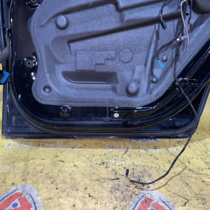 Дверь боковая BMW X5 E70 '2007 зад, прав В сборе (вмятины, царапины) 41527181478