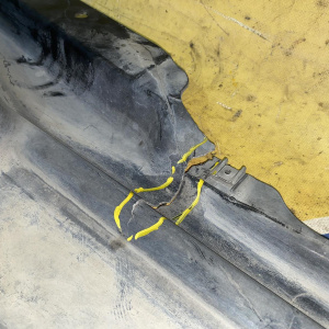 Защита днища кузова BMW E70/E71 X5 N52N/N54/N55/N62N '2007 Бензин ДВС, трещина 51757171390