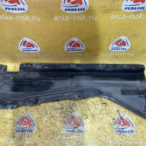 Защита днища кузова BMW E70/E71 X5 '2007 R сломано одно крепление, трещина 51757158404