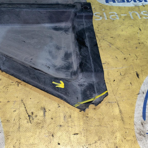 Защита днища кузова BMW E70/E71 X5 '2007 R сломано одно крепление, трещина 51757158404