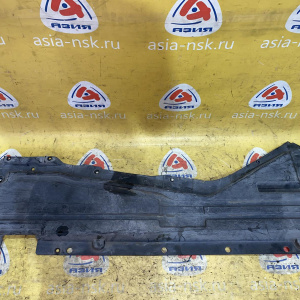 Защита днища кузова BMW E70/E71 X5 '2007 R сломано одно крепление, трещина 51757158404