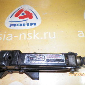 Домкрат Honda UA4/UA5/EJ1/EJ7/EN1/CD7/CD8/CE1/CF2 89310-SM1-A02 750кг.