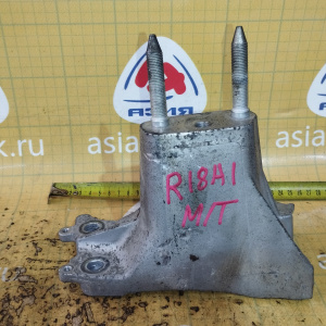 Крепление подушки ДВС Honda R18A1 Civic FD1 2WD m/t 5 ступ. перед, лев 50655-SNA-A00 + 90380-S10-000 ( RH-F 088035 )