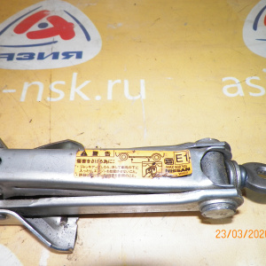 Домкрат Nissan Cefiro V10/Y11/W11/U14/QNG10/A32/A33/P11/P12/S15/B15 99550-2Y000. 99550-31U00 (E1).(20).900 кг.
