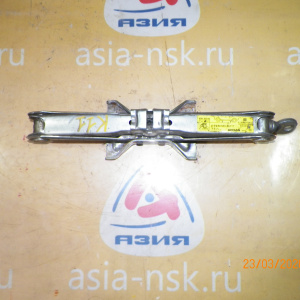 Домкрат Nissan March/Cube/Sunny/Presea/Pulsar K11/Z10/B14/B15/R11/N15 99550-41B00 650кг.