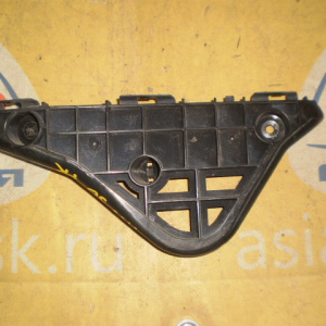Крепление бампера Toyota Camry AVV50 перед, прав 52535-33050