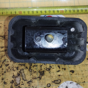 Подушка двигателя Suzuki M13A Jimny JB43W a/t зад. R 1161081A00