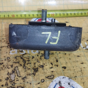 Подушка двигателя Suzuki M13A Jimny JB43W a/t зад. R 1161081A00