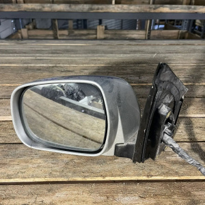 Зеркало TOYOTA Harrier GSU35 лев 9кр. (с камерой) дефект корпуса L