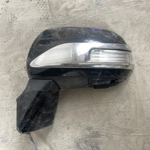 Зеркало Toyota Noah/Voxy ZRR70 9к. с повторителем 52-158 (дефект) L