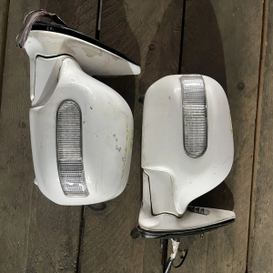 Зеркало TOYOTA Raum EXZ10 5+2k ( накладка с повторителем) обрезана фишка цена за пару