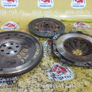 Маховик Honda D16Y6 Civic '1992-2001 m/t + корзина ( диаметр диска 200 мм. ) 22100-P10-000 + 22300-P2E-003