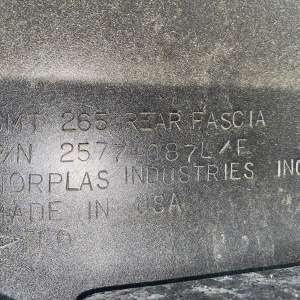 Бампер Cadillac SRX GMT265 '2007 зад серебро, парктроники 25774087