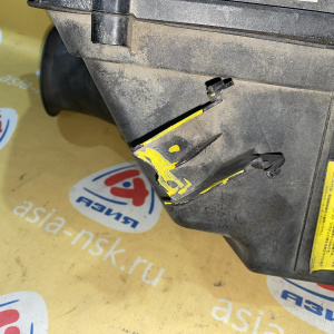 Корпус воздушного фильтра Cadillac SRX GMT265 LH2/4M 4.6L (сломано одно крепление) 15798359 '2007