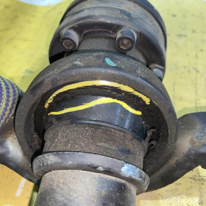 Кардан Cadillac SRX GMT265 R 4.6L 6L50 дефект подвесного 15937534 LH2/4M '2007