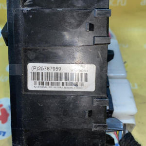 Блок предохранителей Cadillac SRX GMT265 LY7/3H 3.6L под капот '2007