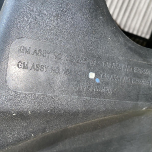 Корпус воздушного фильтра Cadillac SRX GMT265 LY7/3H 3.6L 15812948 '2007