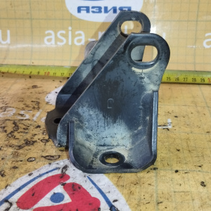 Крепление подушки ДВС Toyota 5A-FE Carina AT212 2WD a/t A240L перед, лев ( J ) 12325-15070