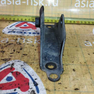 Крепление подушки ДВС Honda D16A HR-V GH3 низ ( с кузова на нижнюю подушку ) перед, лев н 50847-S2H-010