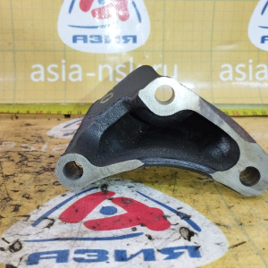 Крепление подушки ДВС Toyota/Lexus 2GR-FXE Harrier#RX450h GYL15 низ. чугун перед, прав н ( 59 ) 12319-31010