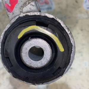 Рычаг Cadillac GMT265 SRX '2007 перед, лев в дефект сайлентблоков