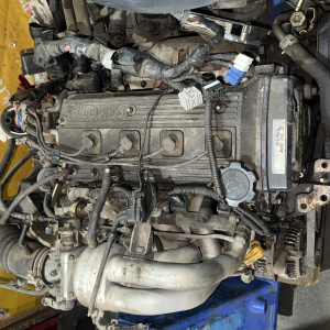 Двигатель Toyota 5E-FE-2042560 катушечный  БЕЗ НАВЕСНОГО Caldina/Corolla/Corsa/Raum EXZ10