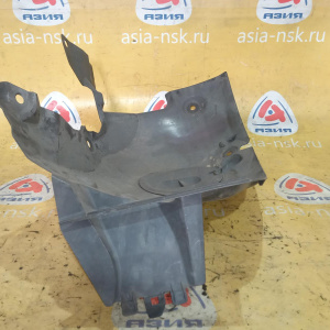 Подкрылок Renault Kangoo KW '2014 перед, прав передняя часть (скол, трещина снизу) 8200426495