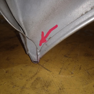 Капот BMW 7-Series E65/E66 '2006 погнут угол, царапины 41617200442