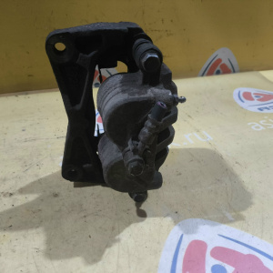 Суппорт Subaru BL5/BL9/BP5/BP9/BPE/GH8/GP3/GP6/GP7/GT3/GT7/SG5/SG9/SH5/SH9/SJ5/SJ9/YA5 перед, прав 26292AE06B/26292SA000/26292SA001/26292SC020/26292SC021 2-х