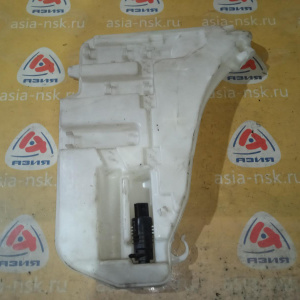 Бачок омывателя BMW 5-Series F10 +2 насоса+датчик (под омыватель фар) 61667269667 '2011