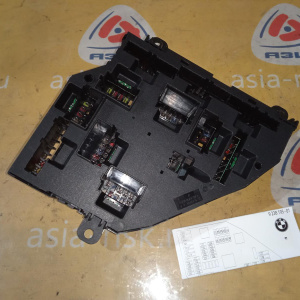 Блок предохранителей BMW 5-Series F10 Распределитель тока Зд 61149234423 '2011