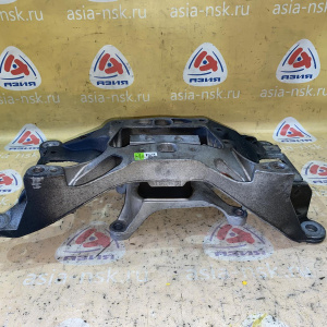 Кронштейн кпп Audi CYRB A4 B9/8W5 '2016 2.0L TFSI 4WD DSG-7 с опорой 8W0399292B R 8W0399262AE