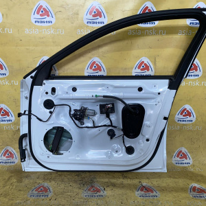 Дверь боковая Audi A4 B9/8W5 '2016 перед, прав LS9R в сборе, вмят снизу