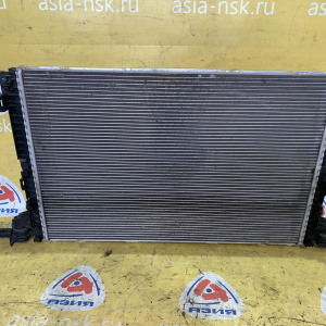 Радиатор охлаждения Audi B9/8W5 A4 CYRB '2016 8W0121251AK